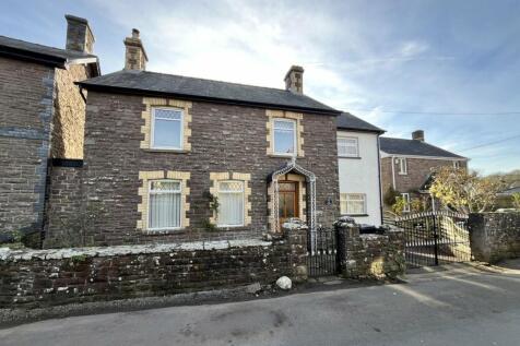 Llanbedr, Crickhowell, NP8 3 bed detached house for sale