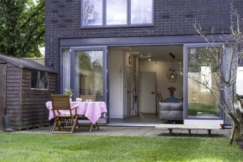 Imperial Road, London, N22 3 bed end of terrace house for sale