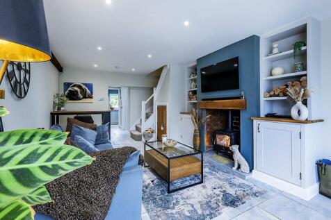 2 bedroom terraced house for sale