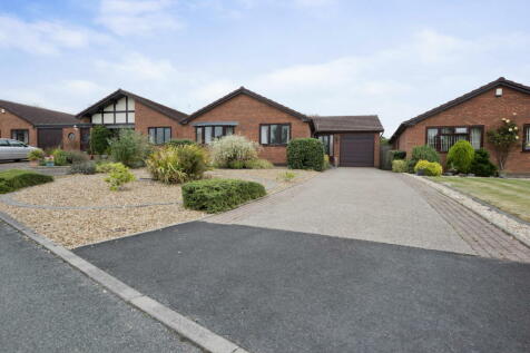 2 bedroom detached bungalow for sale