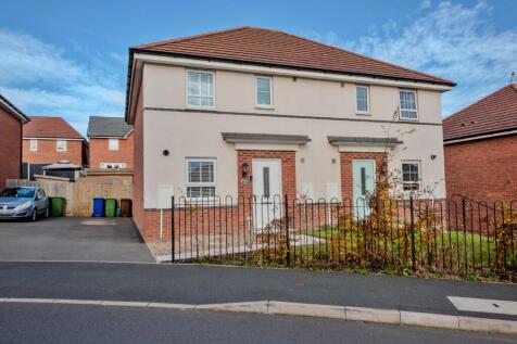 3 bedroom semi-detached house for sale