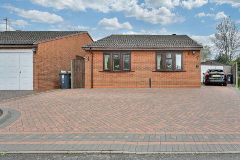 2 bedroom detached bungalow for sale