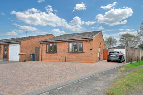 2 bedroom detached bungalow for sale