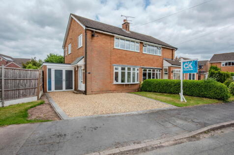 3 bedroom semi-detached house for sale