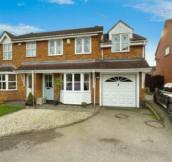 3 bedroom semi-detached house for sale