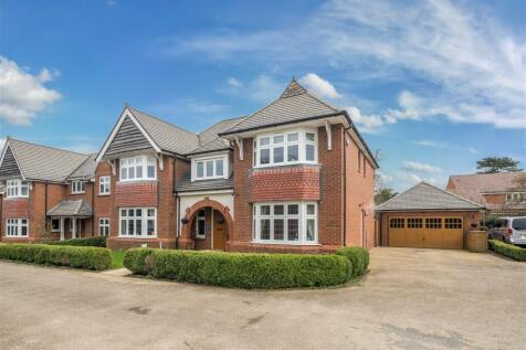 5 bedroom detached house for sale