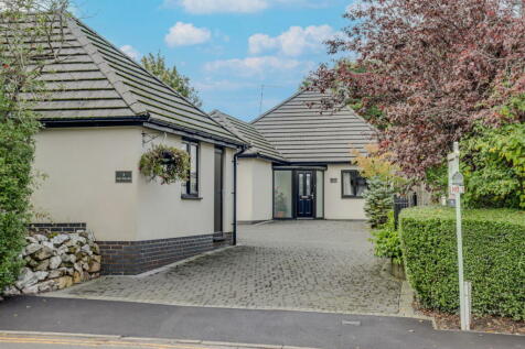 3 bedroom detached bungalow for sale