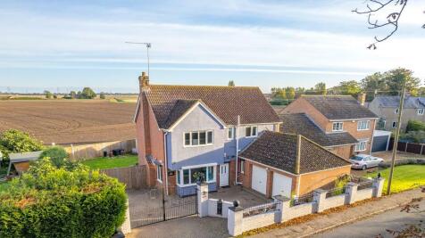 5 bedroom detached house for sale