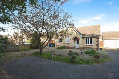 Malt Drive, Wisbech, Cambridgeshire... 2 bed detached bungalow for sale