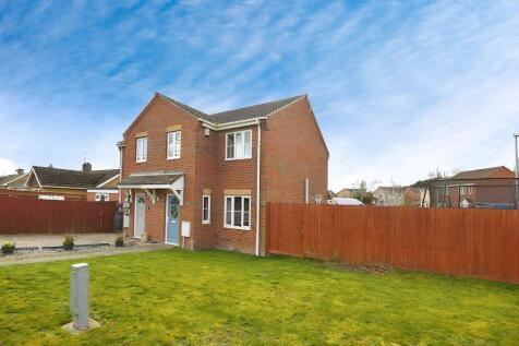 Isle Road, Outwell, Wisbech, Norfolk... 3 bed semi