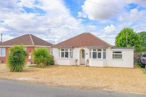 Smeeth Road, Marshland St James... 4 bed detached bungalow for sale