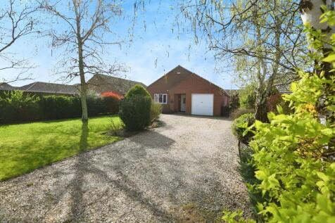 Cross Road, Sutton St Edmund... 3 bed detached bungalow for sale