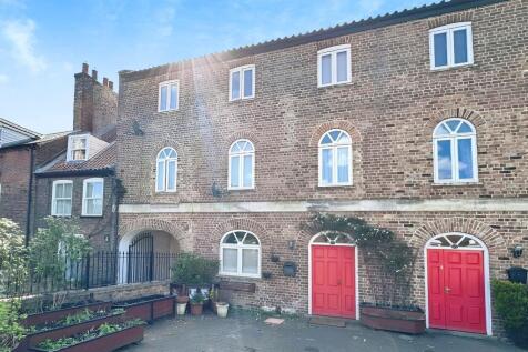 North End, Wisbech, Cambs, PE13 1PE 4 bed terraced house for sale