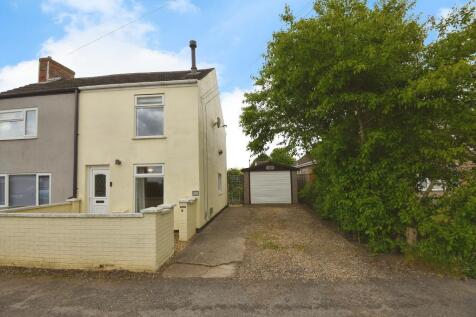 2 bedroom semi-detached house for sale
