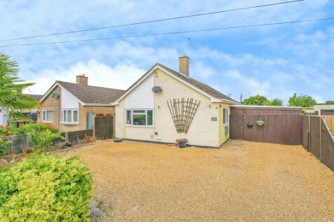Front Road, Murrow, Wisbech, Cambs... 3 bed detached bungalow for sale
