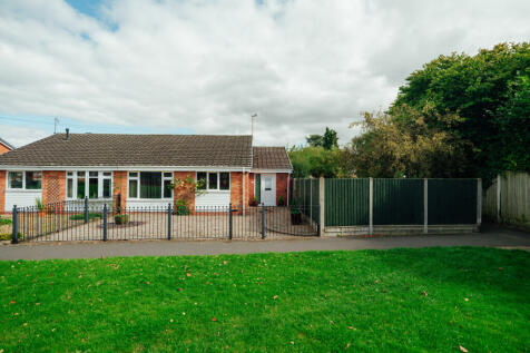 2 bedroom semi-detached bungalow for sale