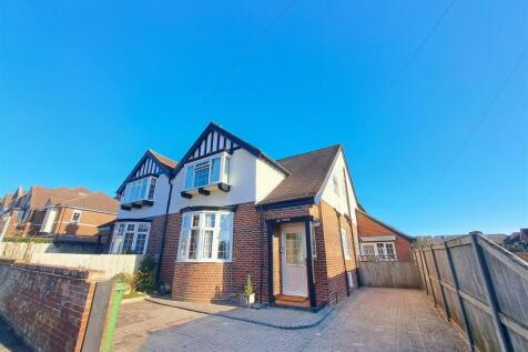 5 bedroom semi-detached house for sale