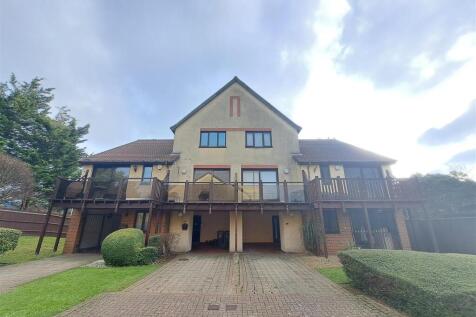 3 bedroom town house for sale