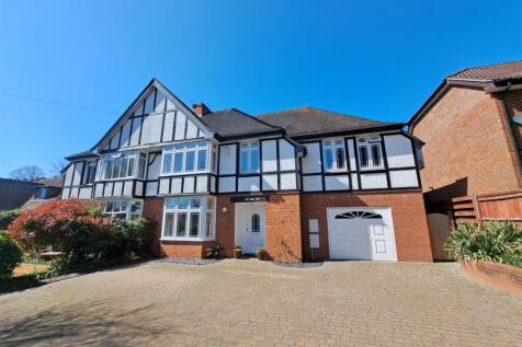4 bedroom semi-detached house for sale