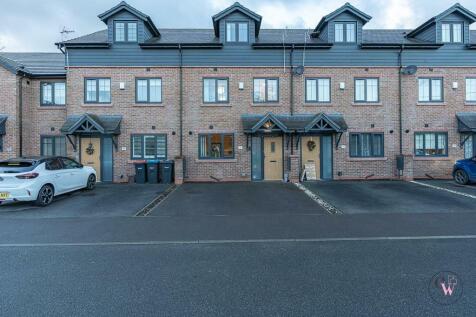 3 bedroom town house for sale