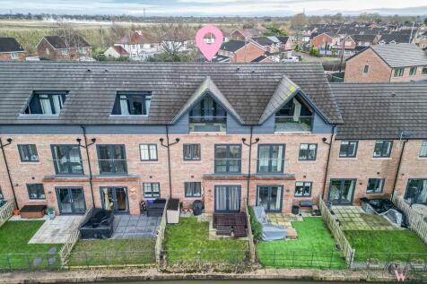 3 bedroom town house for sale