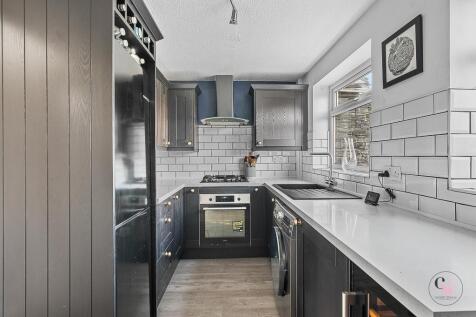 2 bedroom end of terrace house for sale