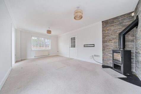 St. Pauls Court, Lynsted, ME9 4 bed semi