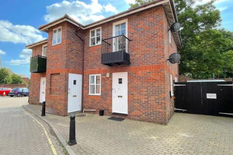 Garfield Place, Faversham, ME13 1 bed flat for sale