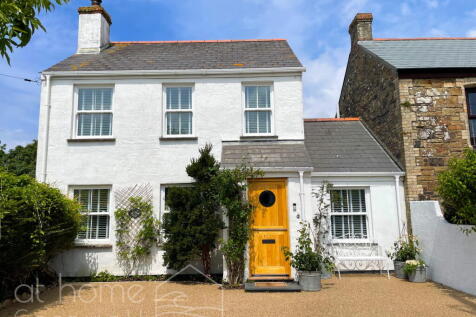 Holywell Road, Newquay TR8 2 bed link detached house for sale