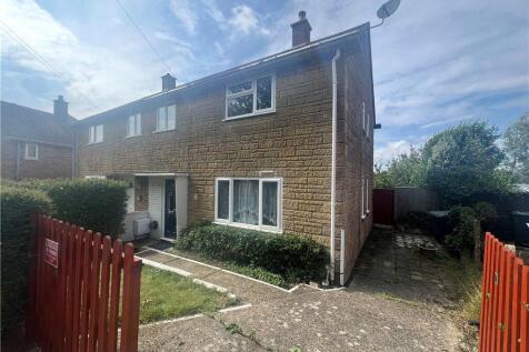 Broadsmith Avenue, East Cowes, Isle... 3 bed semi