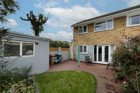 2 bedroom semi-detached house for sale