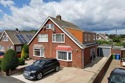 3 bedroom semi-detached house for sale