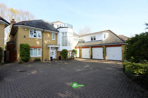 6 bedroom detached house for sale