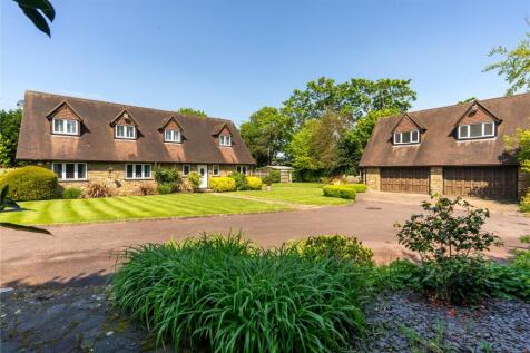 4 bedroom end of terrace house for sale