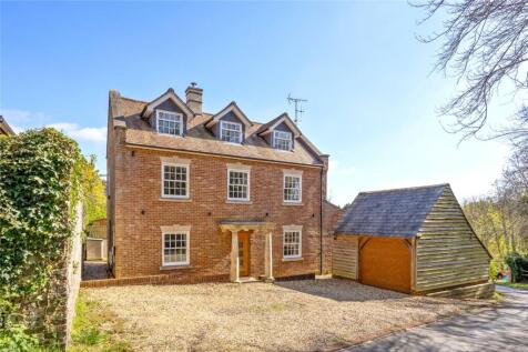 Detached house for sale
