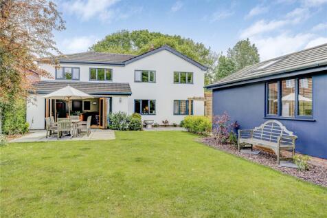 5 bedroom detached house for sale
