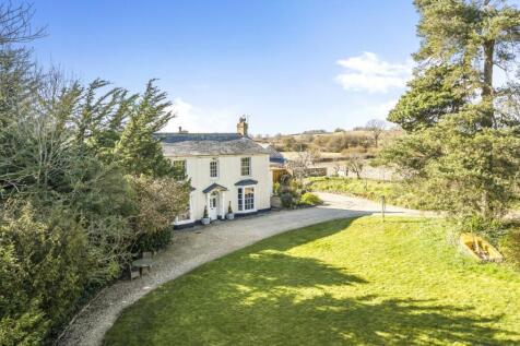 5 bedroom semi-detached house for sale