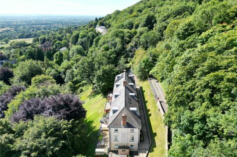 4 bedroom terraced house for sale