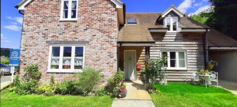 2 bedroom detached house for sale