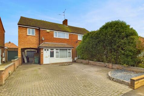 4 bedroom semi-detached house for sale