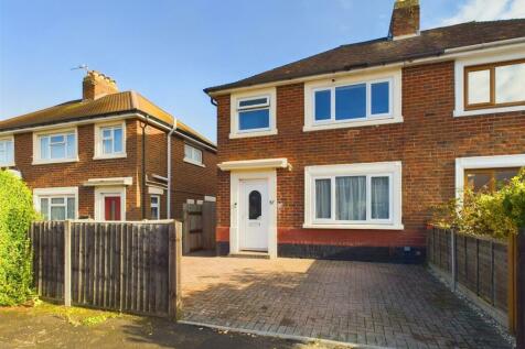 2 bedroom semi-detached house for sale