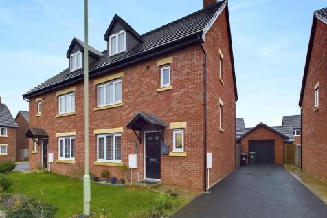 Redshank Way, Hardwicke, Gloucester 4 bed semi