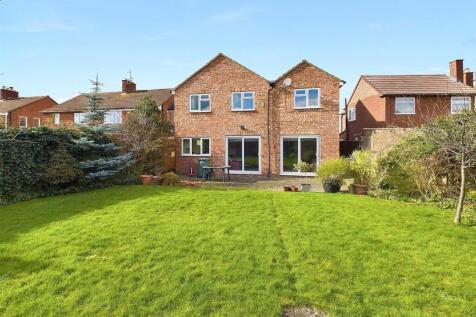 Oxstalls Way, Longlevens, Gloucester 5 bed detached house for sale