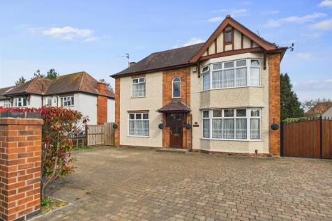 Kingsholm Road, Gloucester 3 bed detached house for sale