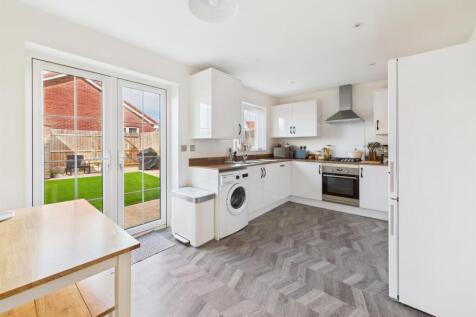 Aster Close, Twigworth, Gloucester 3 bed terraced house for sale