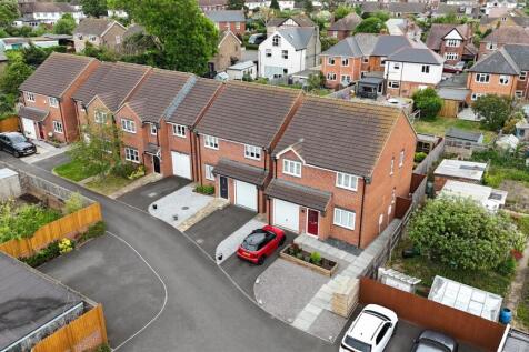 Westfield Road, Brockworth, Gloucester 4 bed detached house for sale