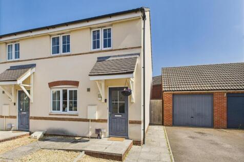 Oswalds Close, Longford, Gloucester 3 bed semi