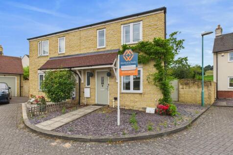 Tiger Moth Close, Brockworth, Gloucester 3 bed semi