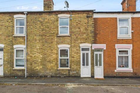 Alma Place, Linden, Gloucester 3 bed terraced house for sale