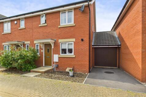Robinswood Close, Brockworth 3 bed semi